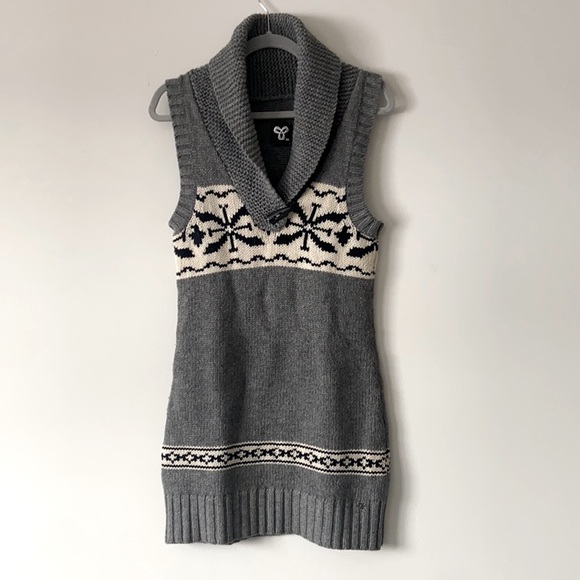 NEW! M Aritzia Longline V neck Sweater/Dress, Black and Grey - Picture 1 of 5